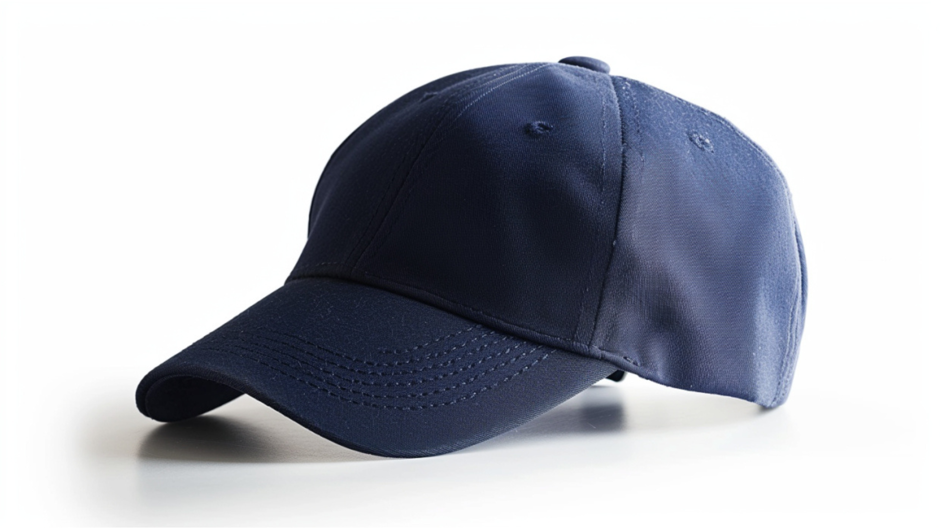 Topi baseball biru dongker, menyoroti produk topi trendi dari Lavithra